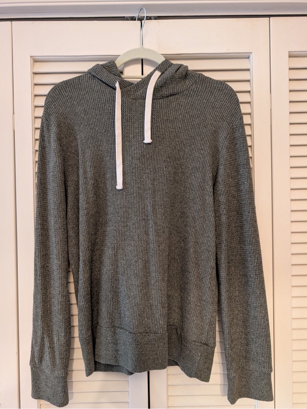 Monrow Men's Gray Hooded Ribbed Knit Sweater